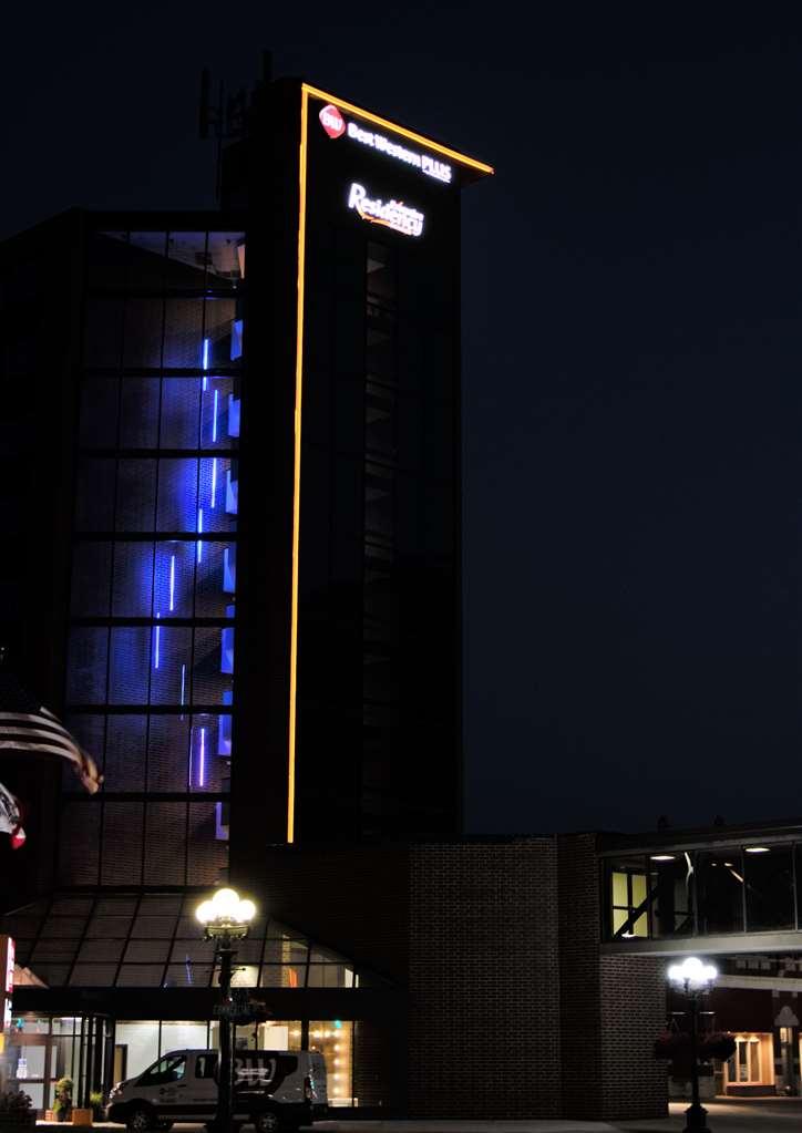 Best Western Plus Executive Residency Waterloo & Cedar Falls Экстерьер фото