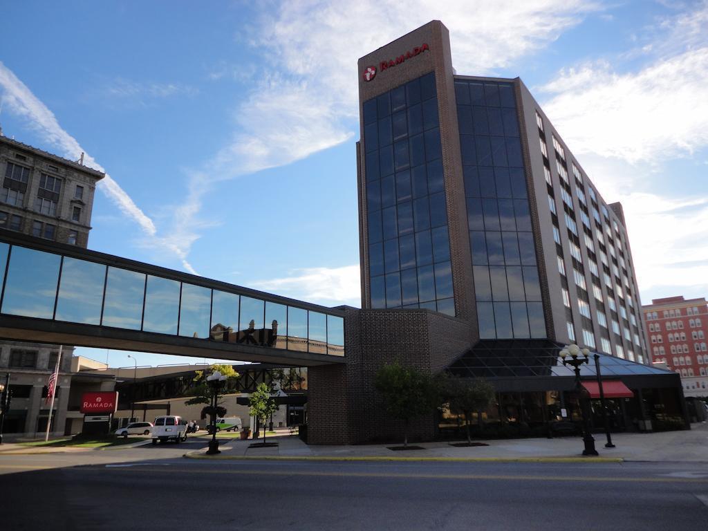 Best Western Plus Executive Residency Waterloo & Cedar Falls Экстерьер фото