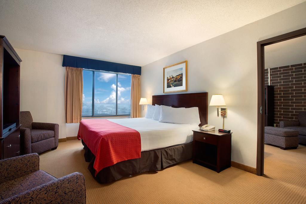Best Western Plus Executive Residency Waterloo & Cedar Falls Экстерьер фото
