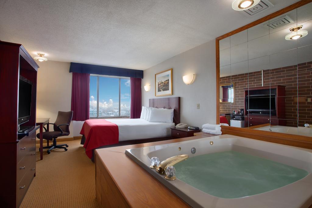 Best Western Plus Executive Residency Waterloo & Cedar Falls Экстерьер фото