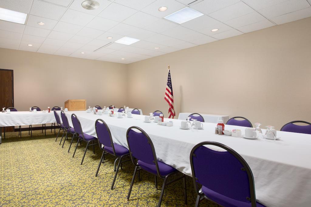 Best Western Plus Executive Residency Waterloo & Cedar Falls Экстерьер фото
