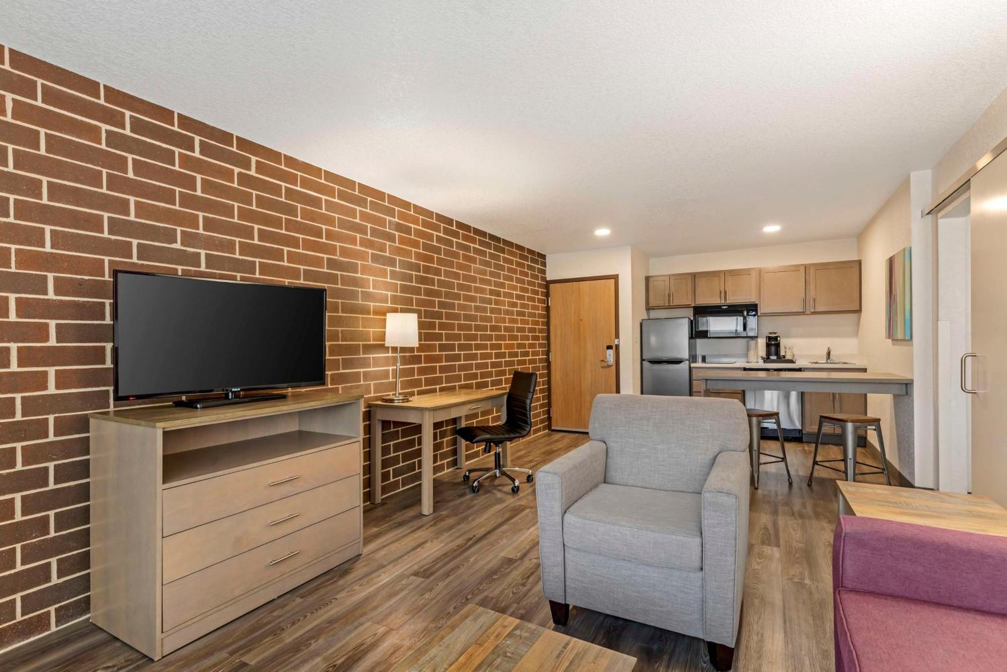 Best Western Plus Executive Residency Waterloo & Cedar Falls Экстерьер фото